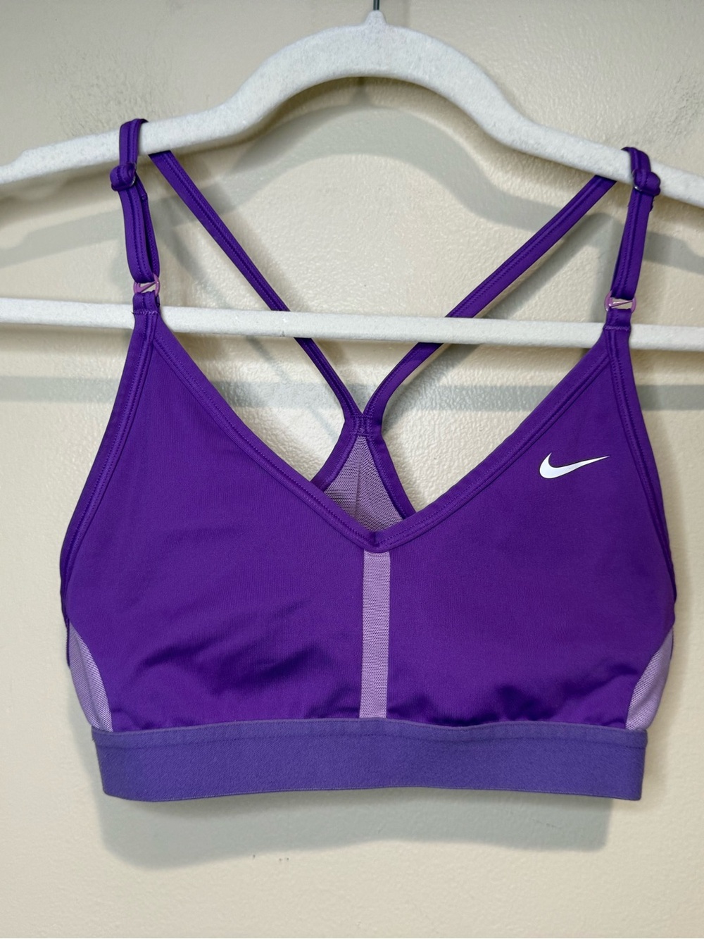 Nike Women's Indy V-Neck Sports Bra Dri-Fit - Vivid Purple Viotech size XS